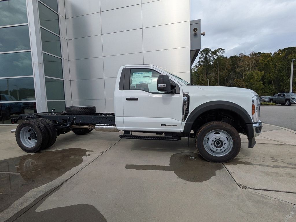 2025 Ford F-550 Chassis XL