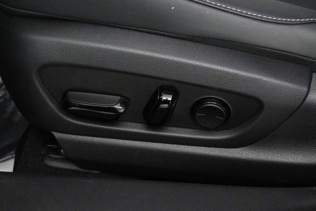 Thumbnail: 2025 Lexus UX - 27