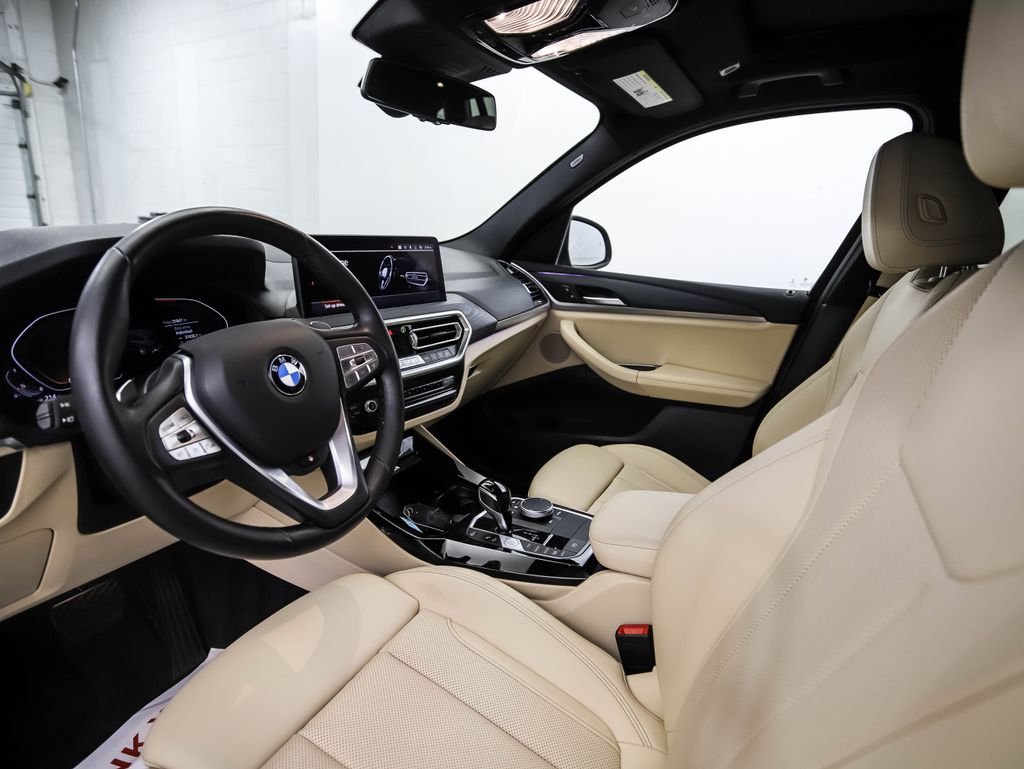 Thumbnail: 2022 BMW X3 - 10