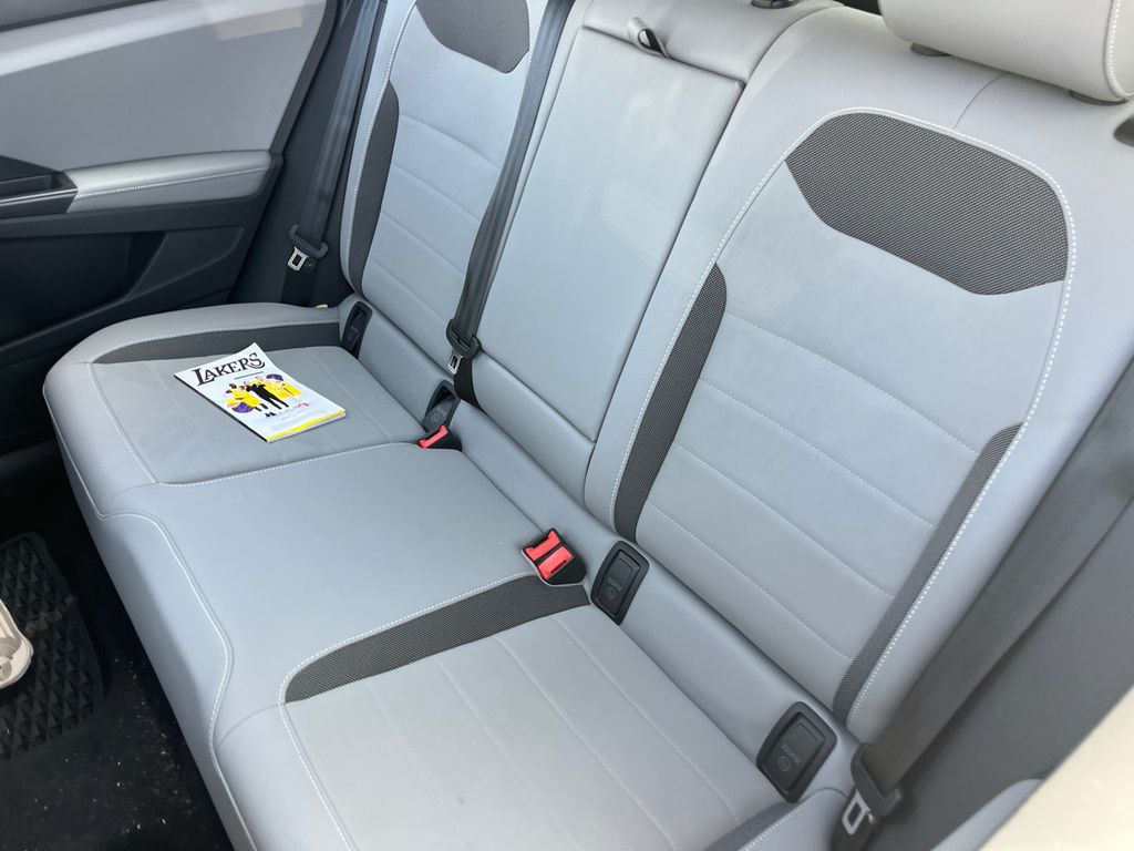 Used 2024 Black Volkswagen 1.5T SE image 11