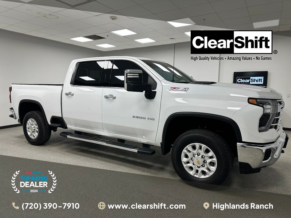 Summit White 2026 Chevrolet Silverado 2500HD Pickup Truck Four-Wheel Drive 10-Speed Automatic