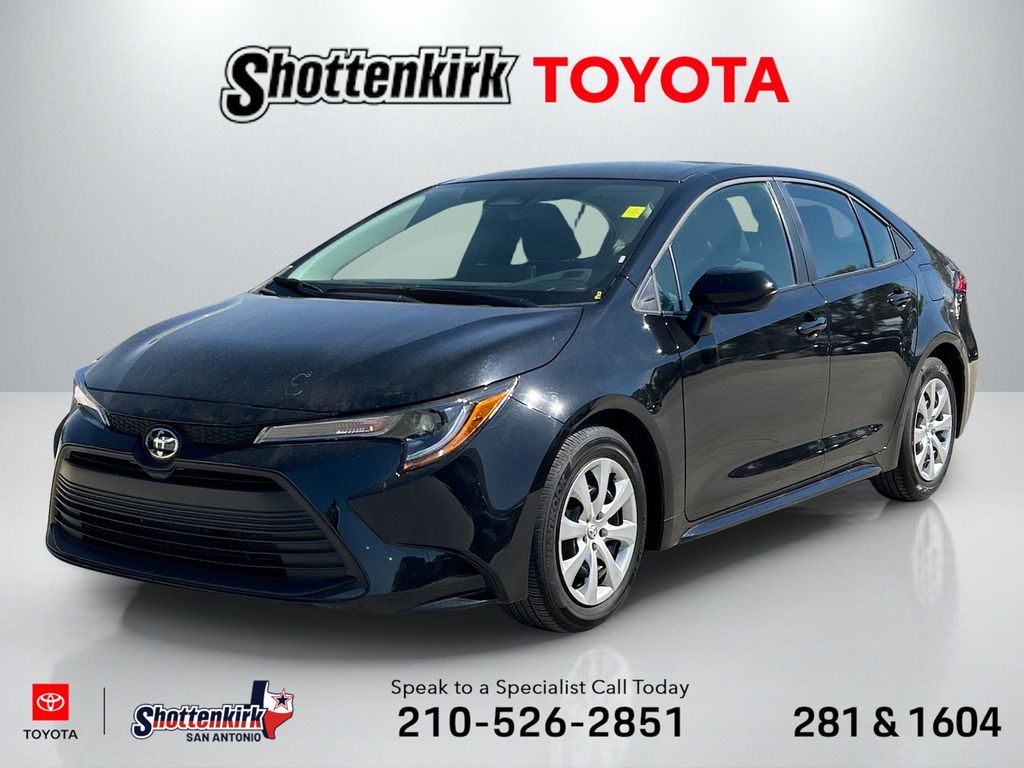 2025 Toyota Corolla LE FWD