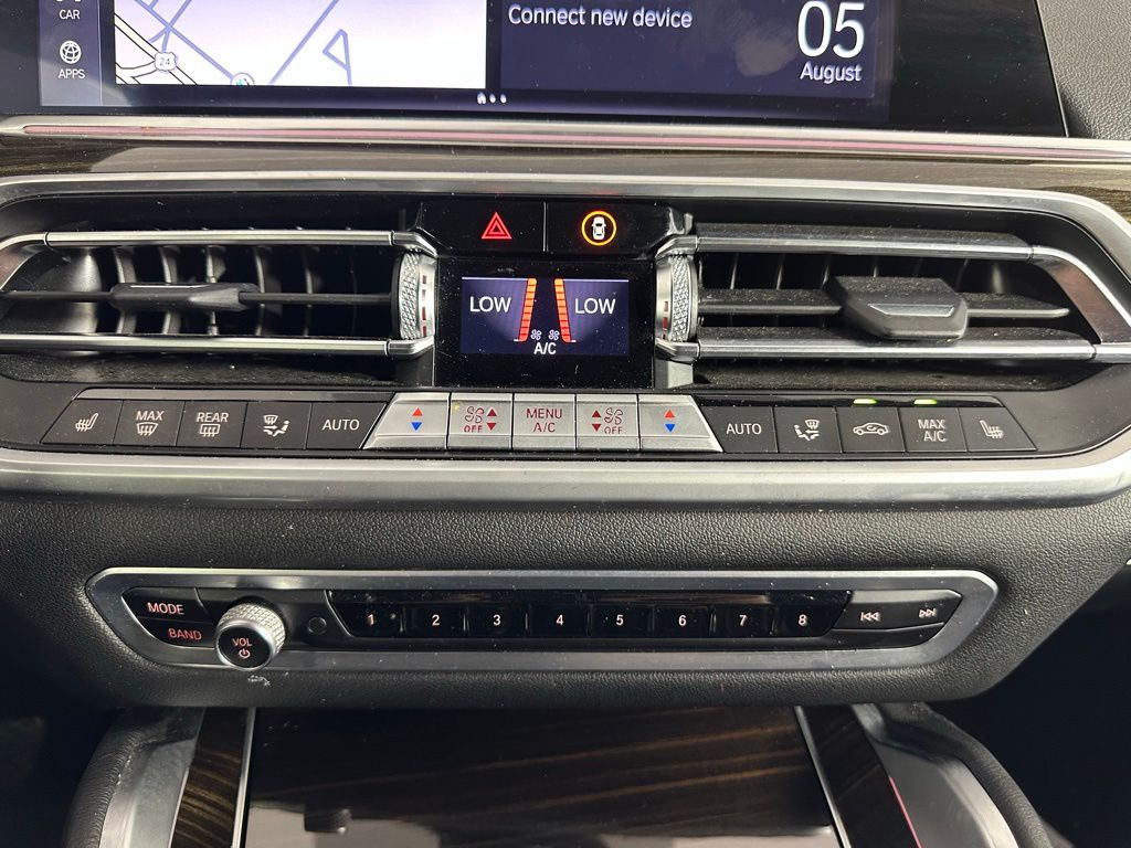 Thumbnail: 2021 BMW X6 - 21