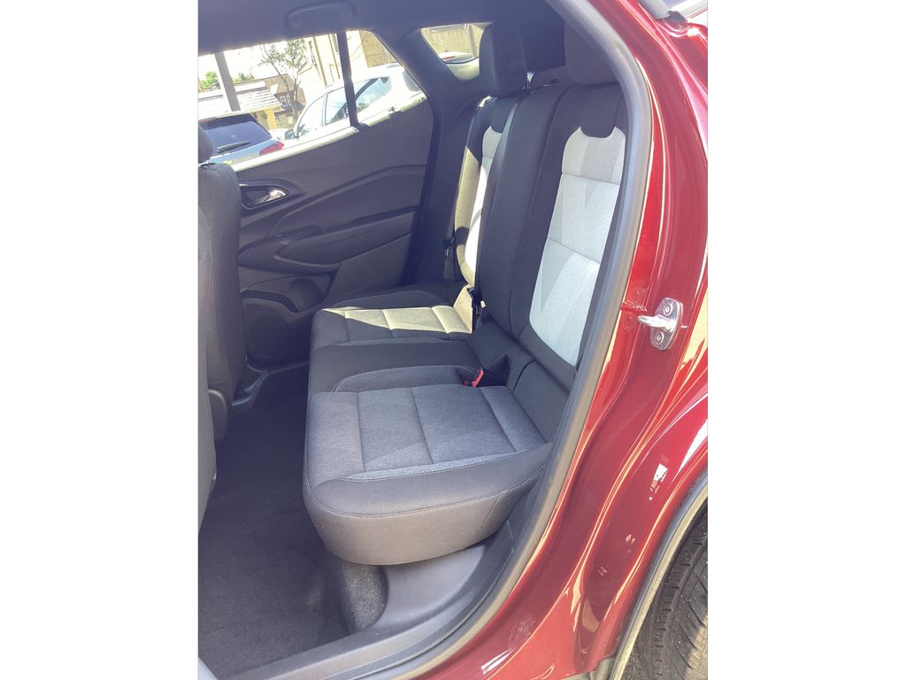 Used 2024 Chevrolet Trax SUV