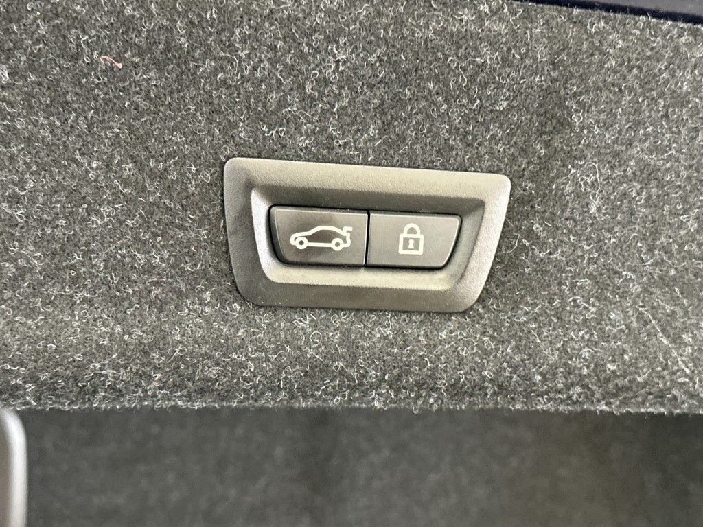 Thumbnail: 2020 BMW 3 Series - 9