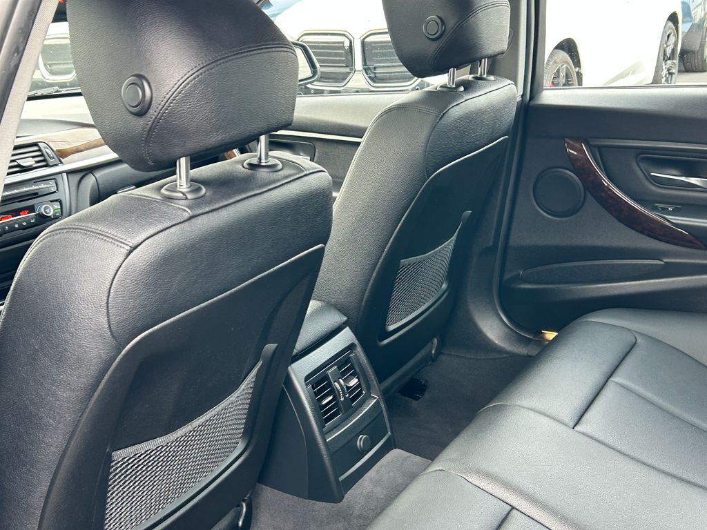 Thumbnail: 2015 BMW 3 Series - 29