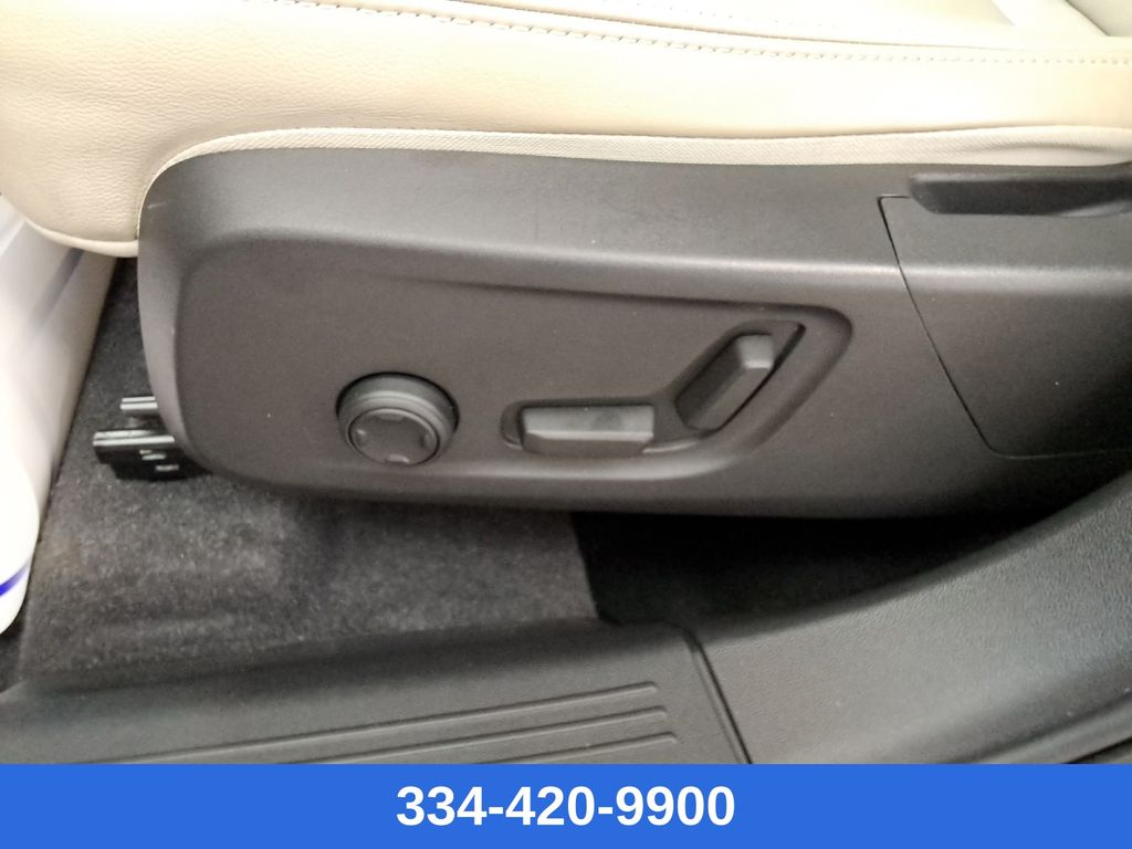 used 2022 Volvo XC40 car, priced at $19,799