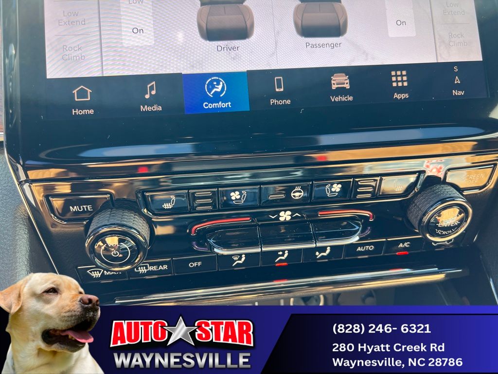 new 2025 Jeep Grand Cherokee car, priced at $57,990