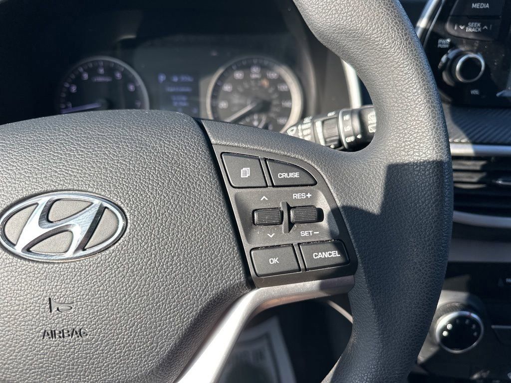 2021 White Cream Hyundai Tucson Value FWD SUV
