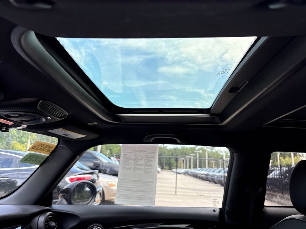 Certified Used 2019 Blue MINI Signature image 9