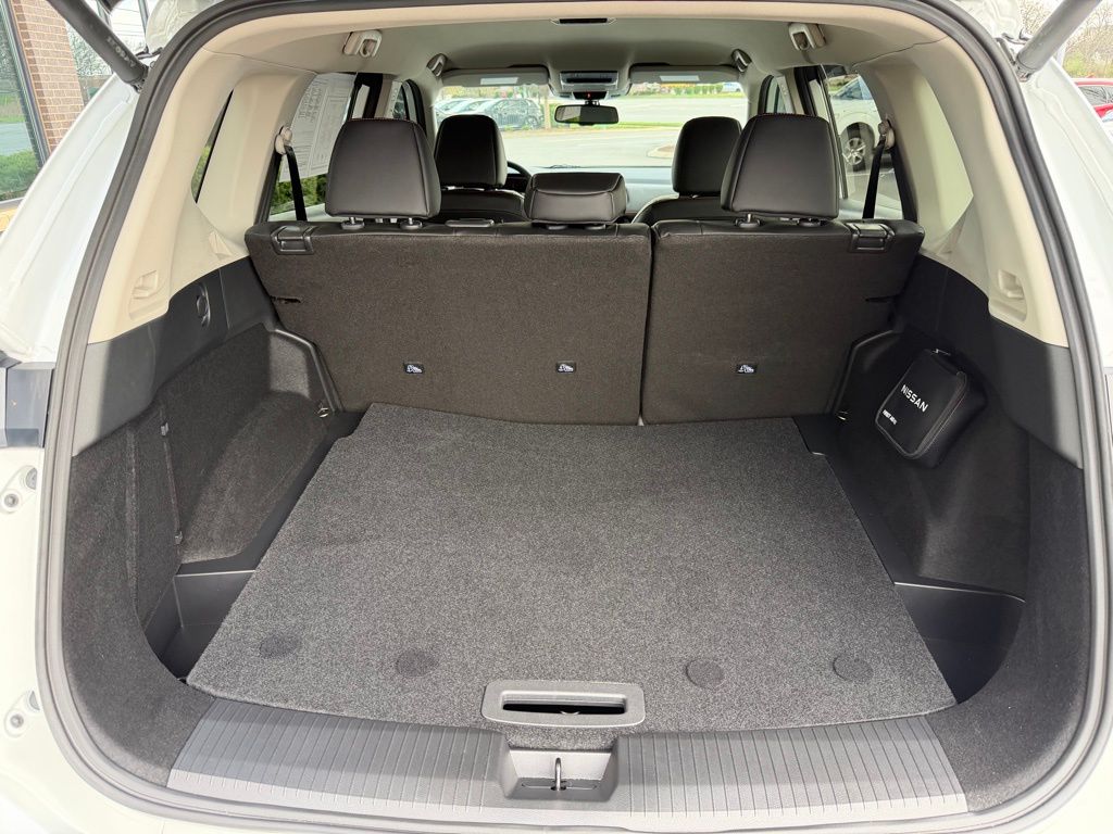 Used 2026 White Nissan Rock Creek image 23