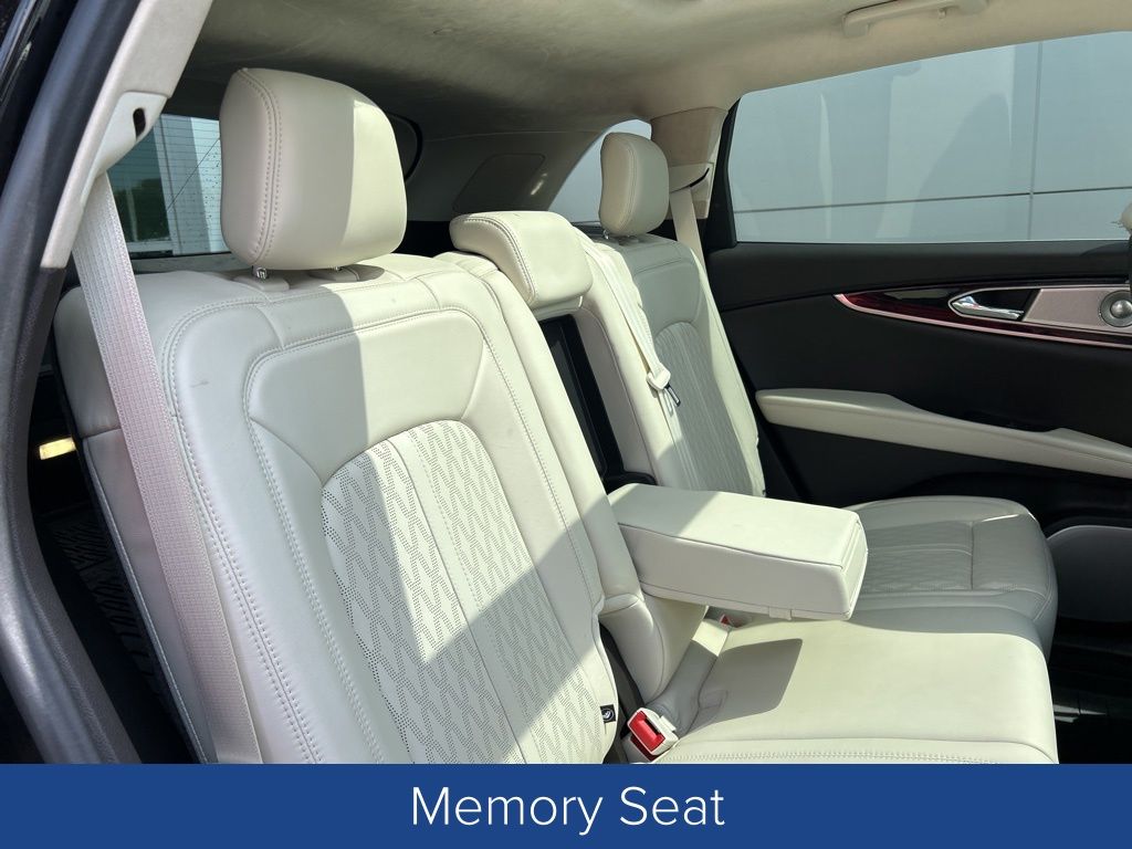 2022 Lincoln Nautilus Black Label