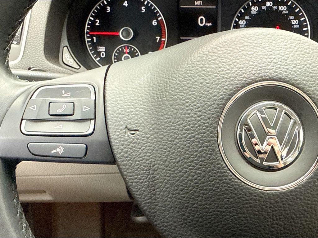 Thumbnail: 2015 Volkswagen Passat - 11