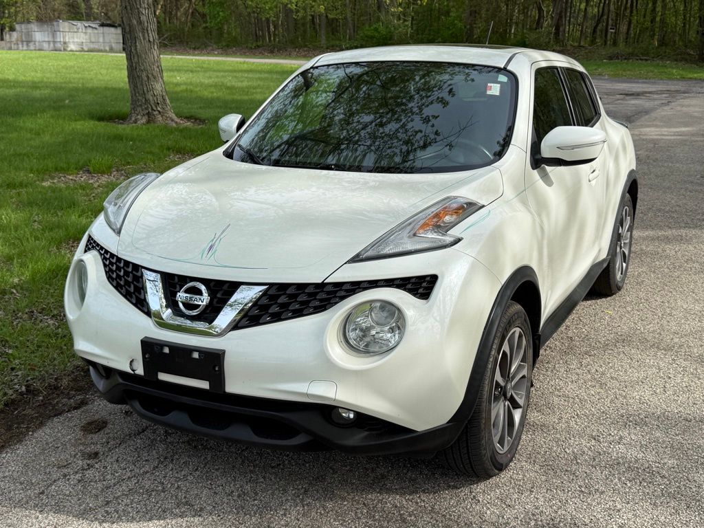 Pearl White 2017 Nissan Juke SV AWD SUV / Crossover All-Wheel Drive Continuously Variable Transmission