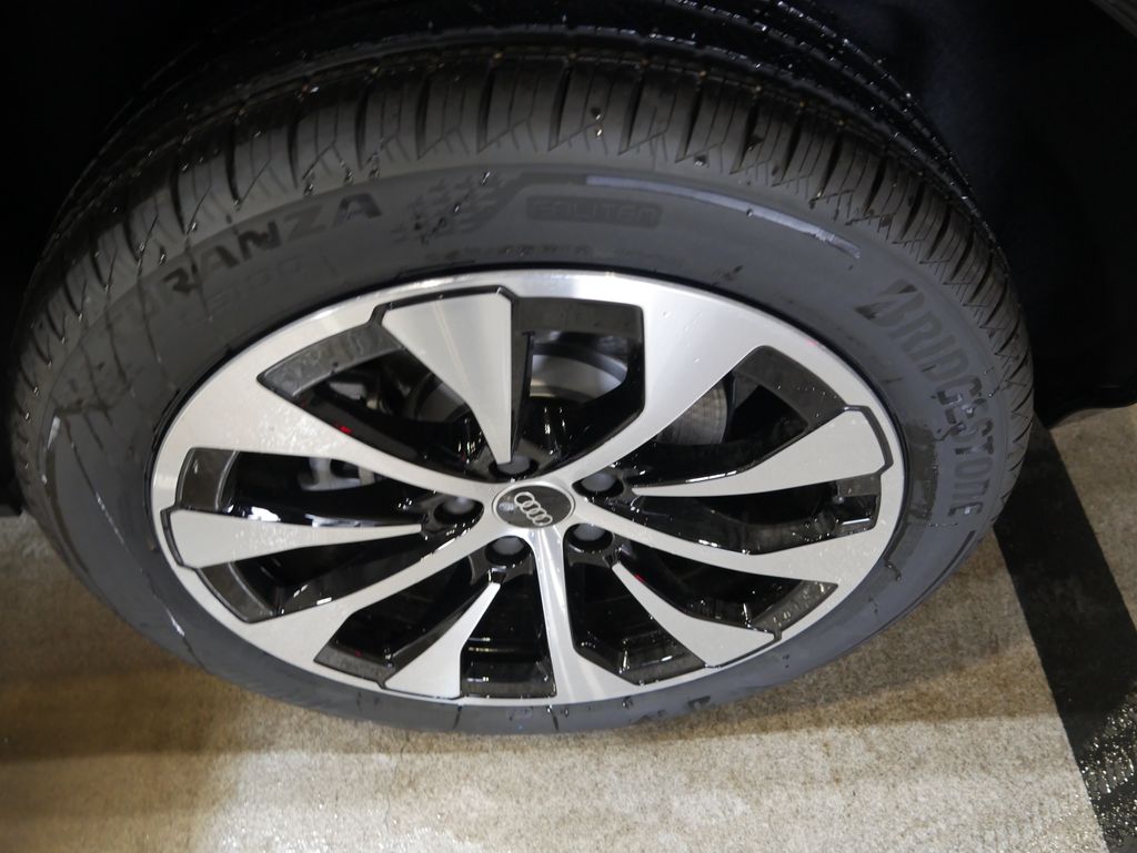 Thumbnail: 2026 Audi Q3 - 13