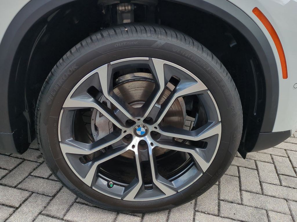 New 2026 White BMW sDrive40i image 11