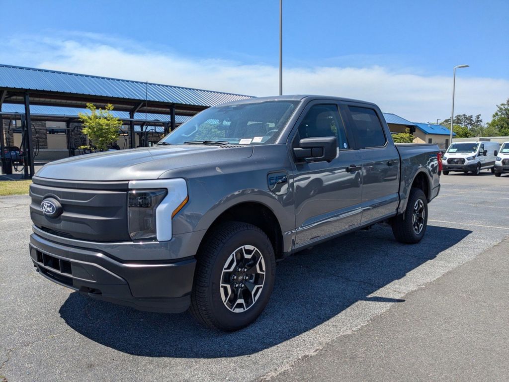 2024 Ford F-150 Lightning Pro