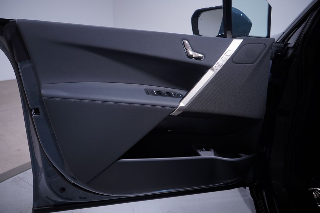 Thumbnail: 2023 BMW iX - 16