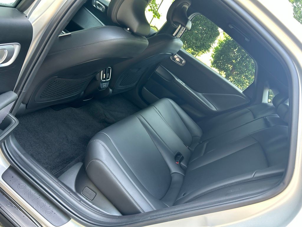 Used 2024 Gold Hyundai SEL image 25