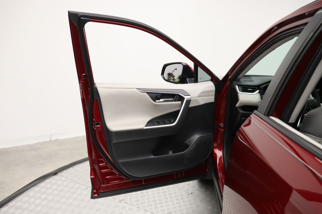 2024 Toyota RAV4 Limited 16