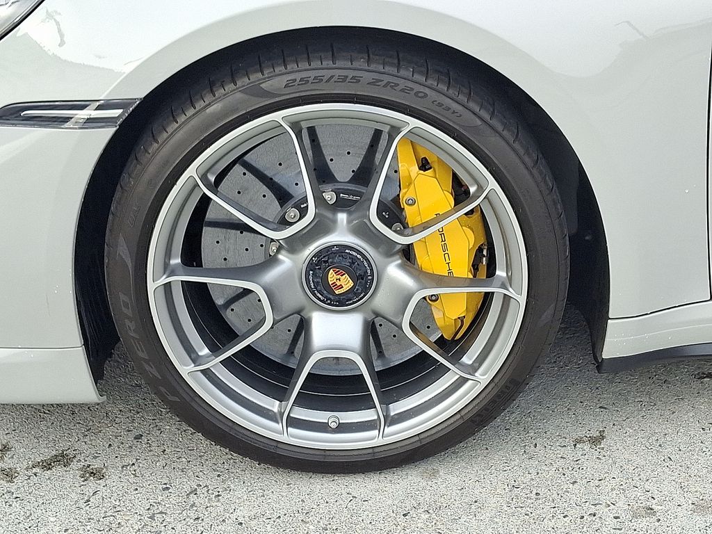 Thumbnail: 2021 Porsche 911 - 10