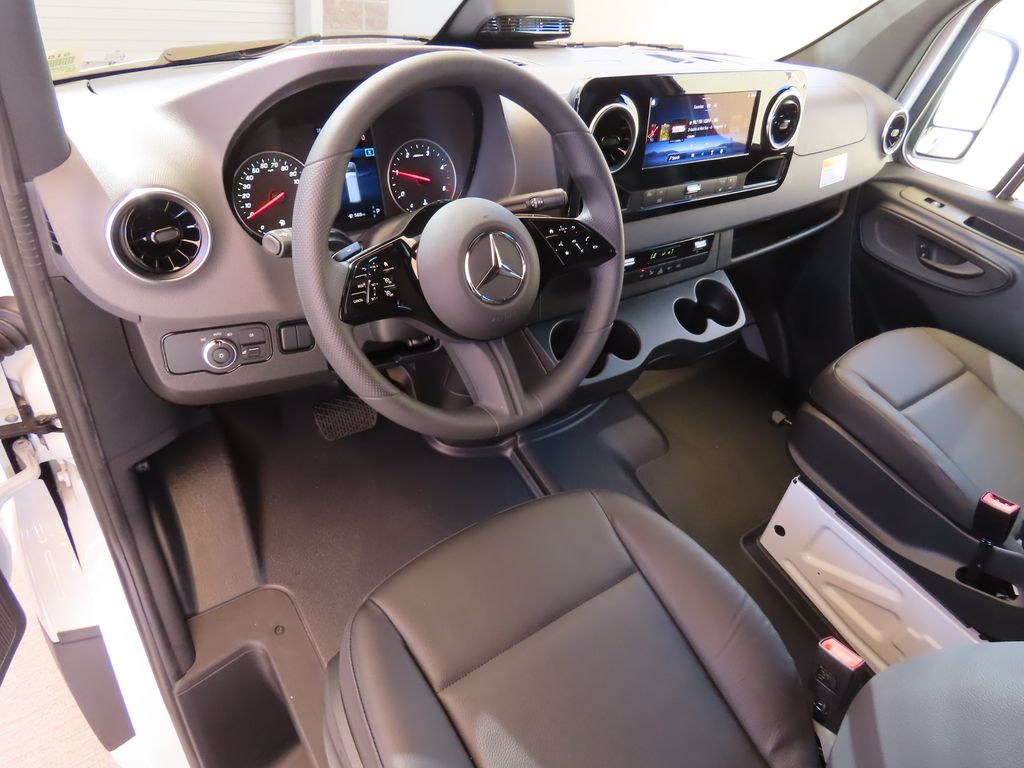 Thumbnail: 2026 Mercedes-Benz Sprinter - 9