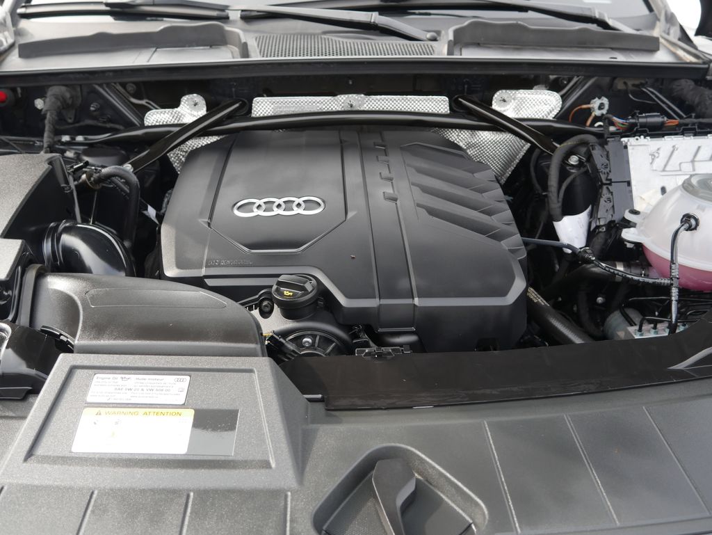 Thumbnail: 2023 Audi Q5 - 11