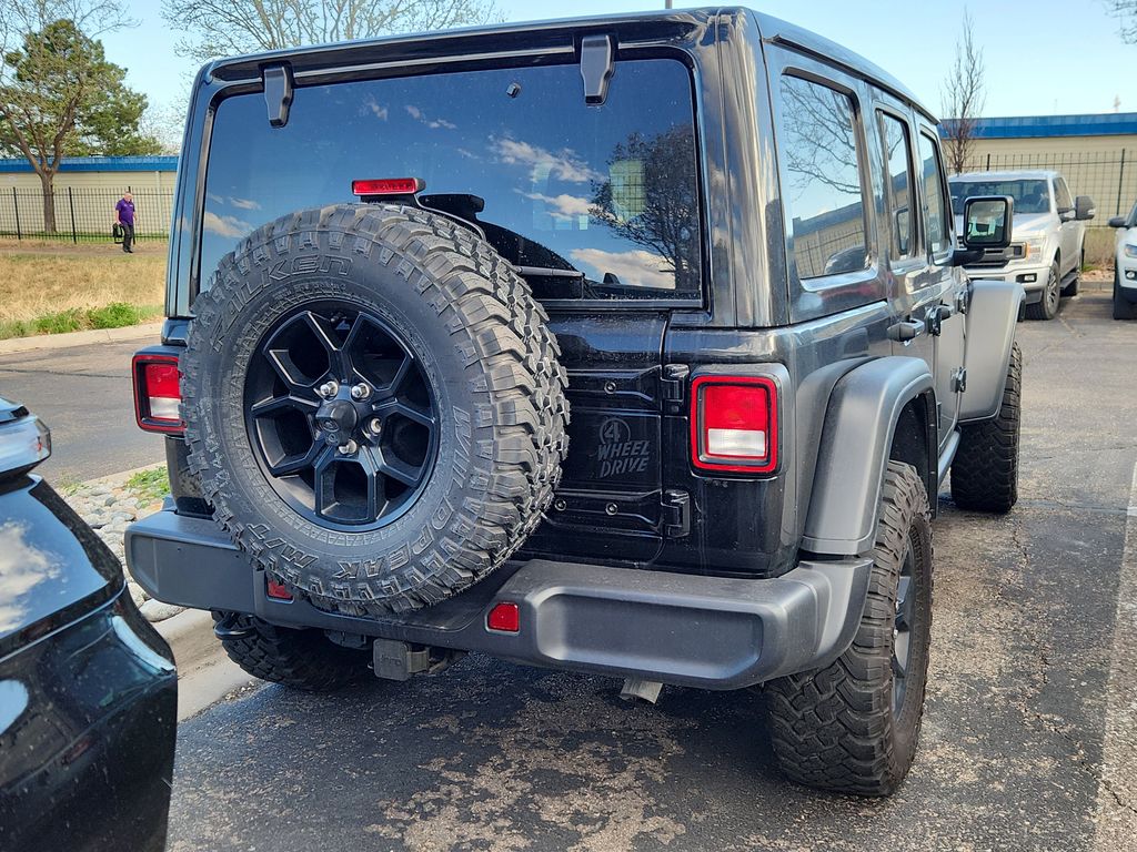 View vehicle photo 4