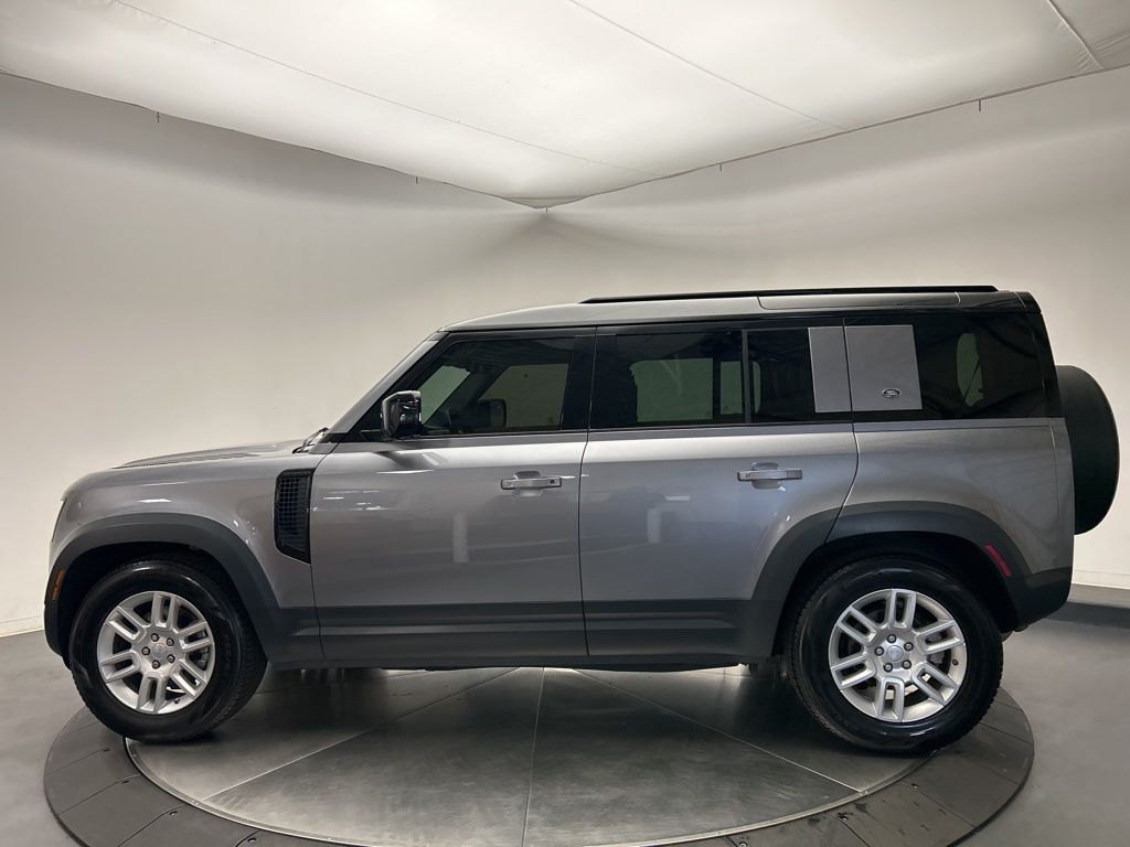 Thumbnail: 2021 Land Rover Defender - 2