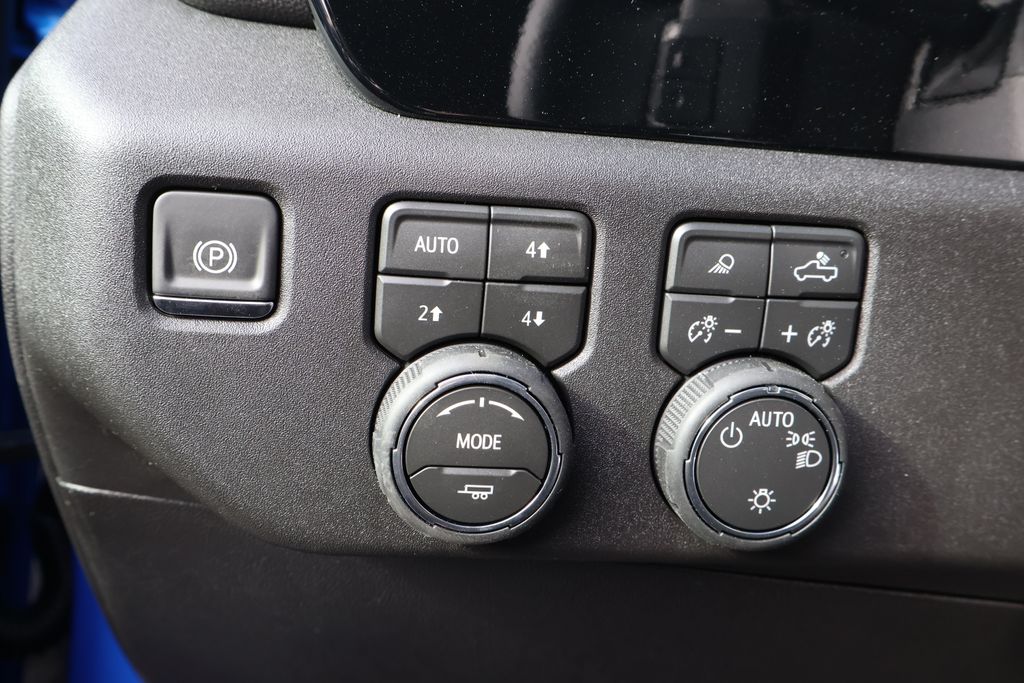 Thumbnail: 2026 Chevrolet Silverado 1500 - 19