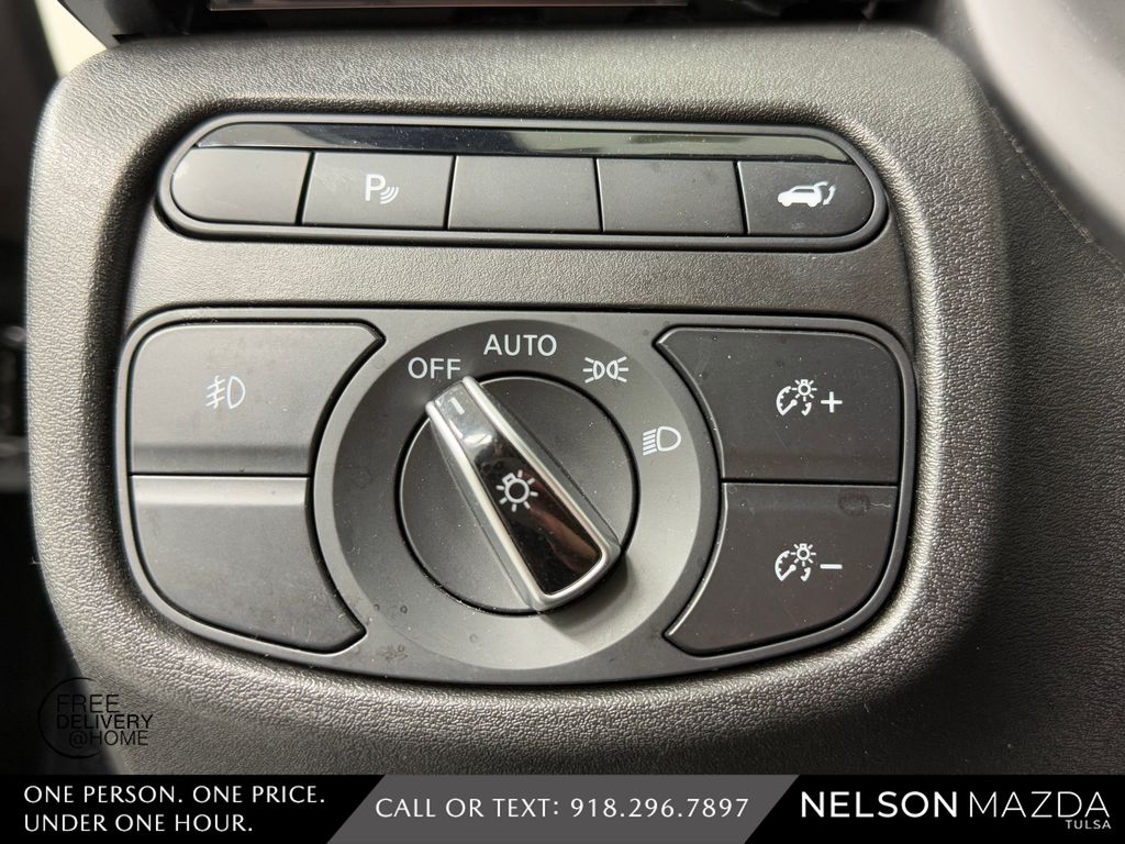 Used 2022 Black INFINITI LUXE image 22