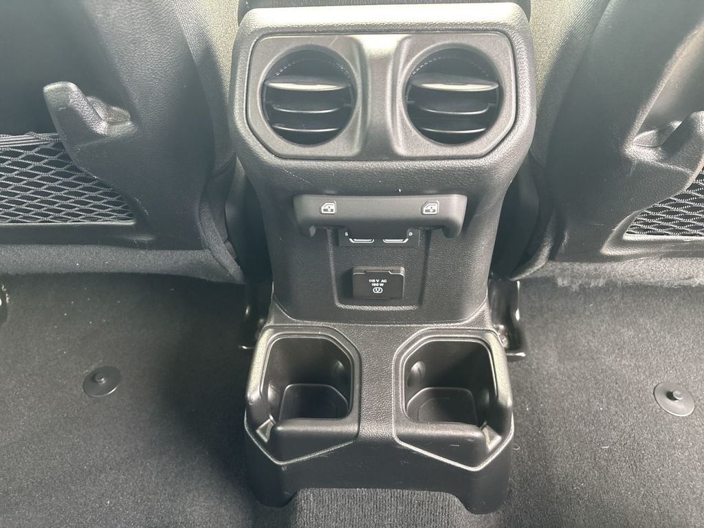 Used 2024 Jeep Wrangler SUV