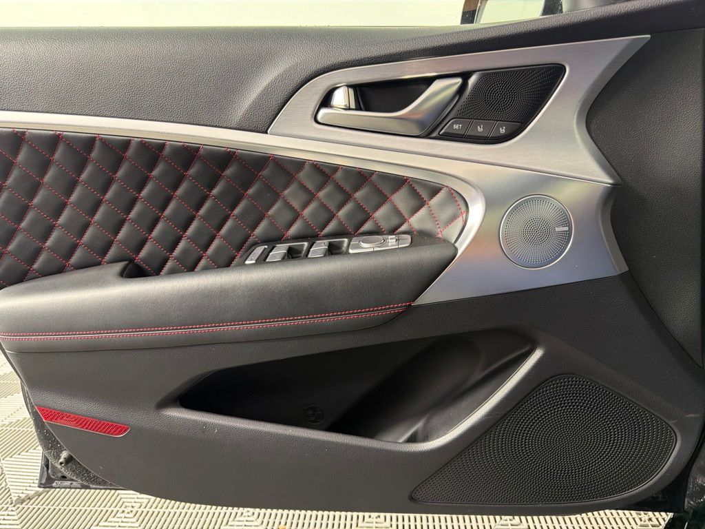 Thumbnail: 2020 Genesis G70 - 25