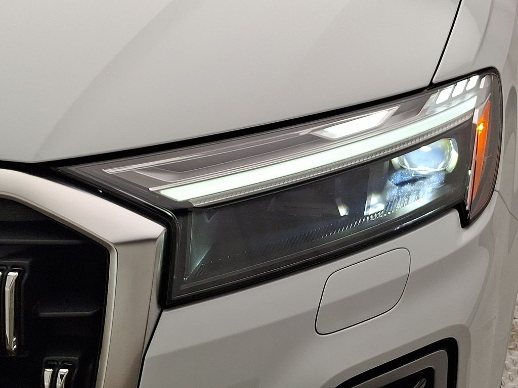 Thumbnail: 2025 Audi Q7 - 9