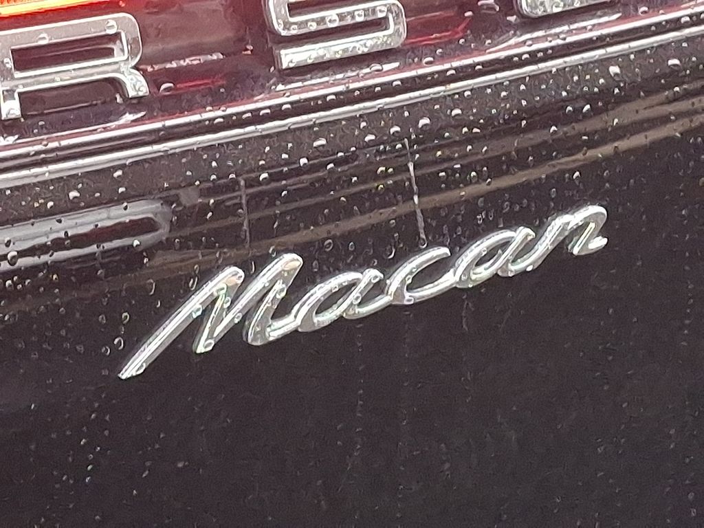 Thumbnail: 2022 Porsche Macan - 31