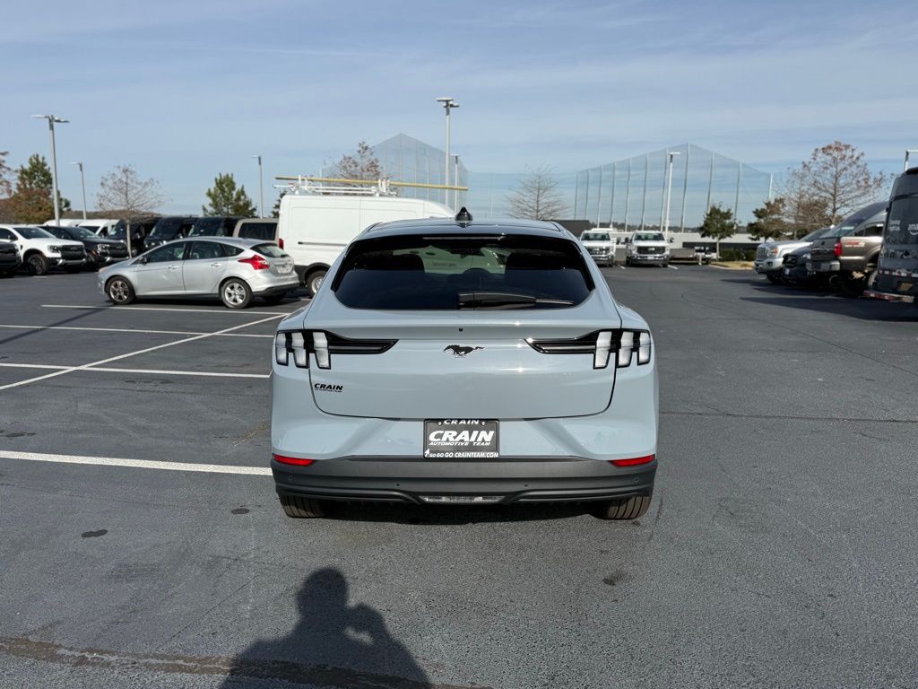 View vehicle photo 6