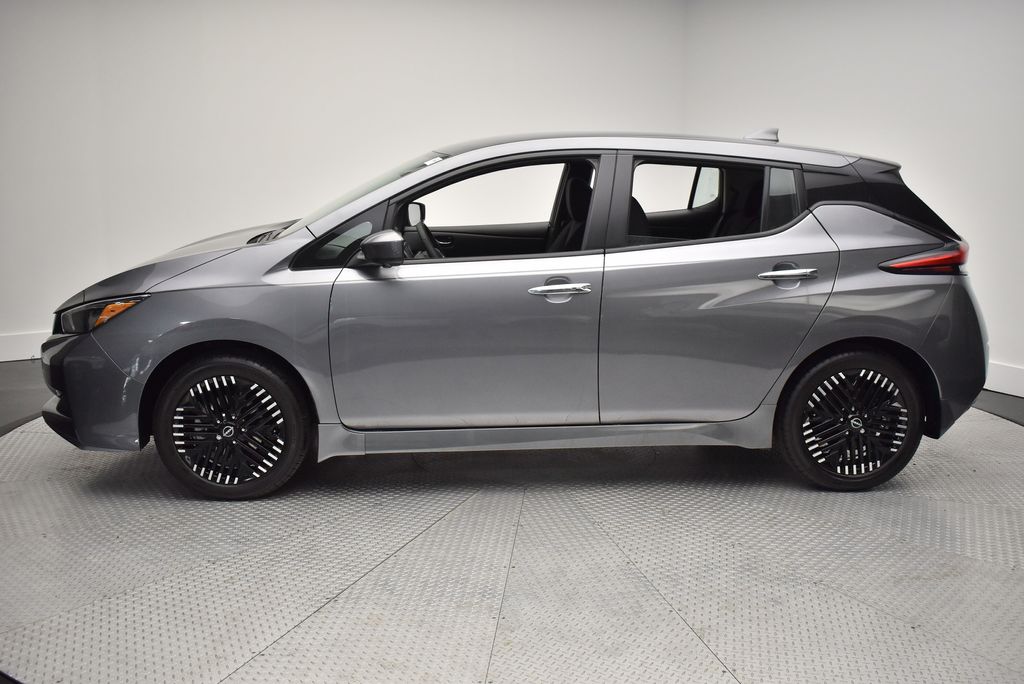 Thumbnail: 2024 Nissan Leaf - 8