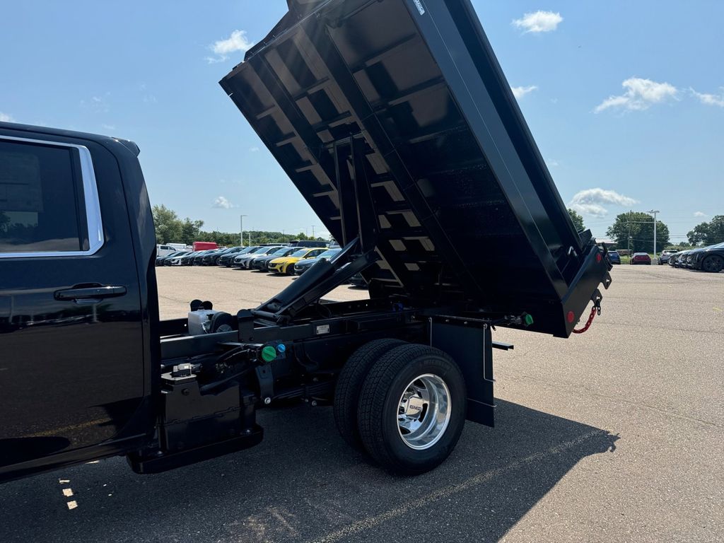 2024 GMC Sierra 3500HD SLE 30