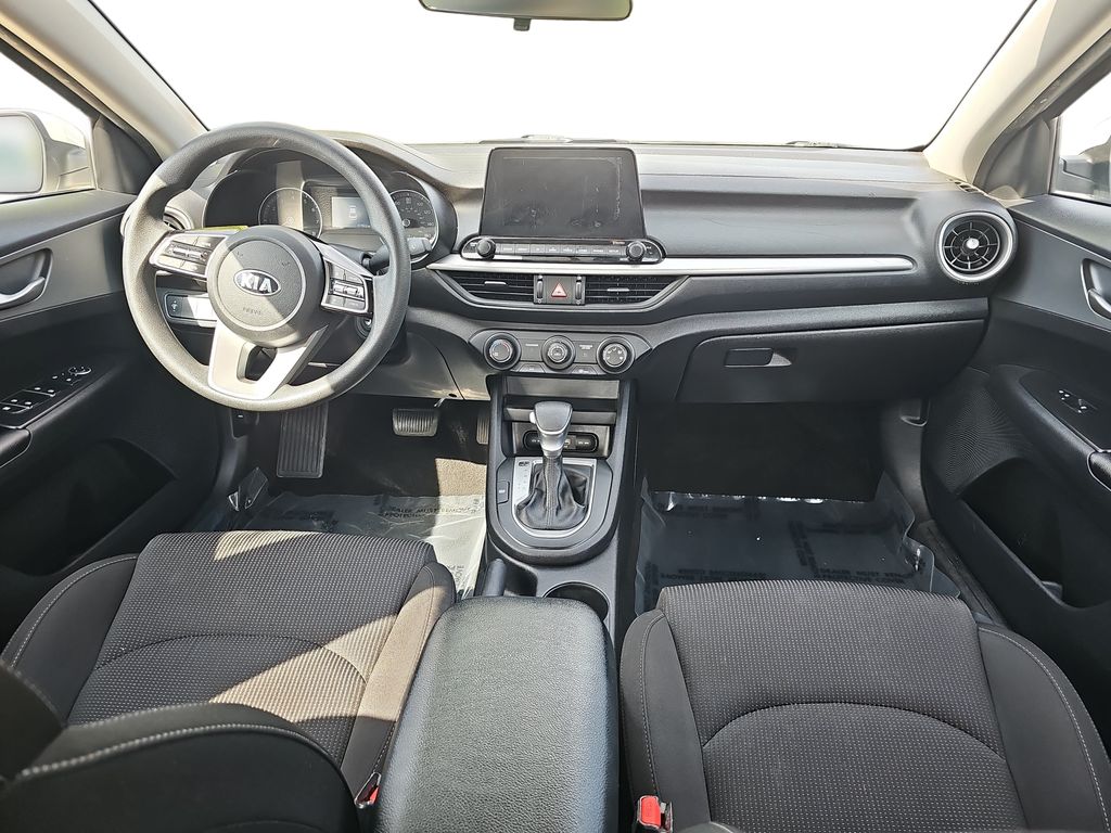 Used 2021 White Kia LXS image 9