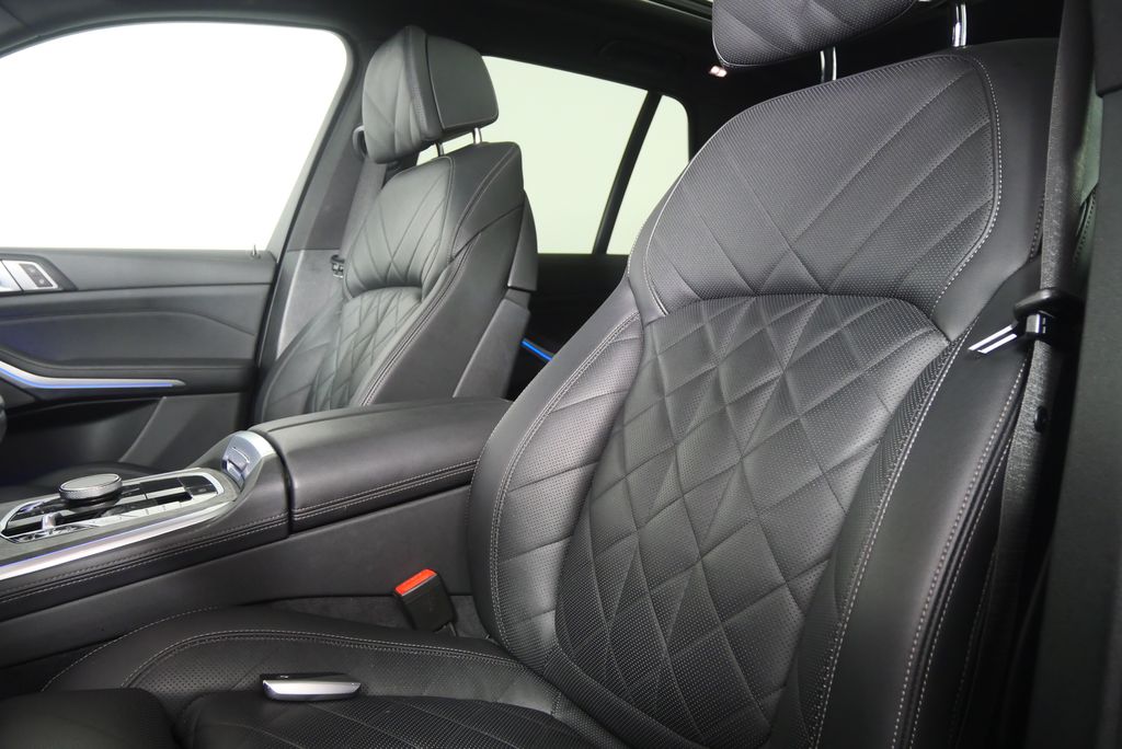 Thumbnail: 2024 BMW X5 - 11