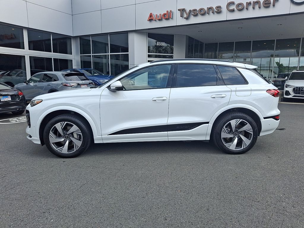 Thumbnail: 2025 Audi Q6 e-tron - 7
