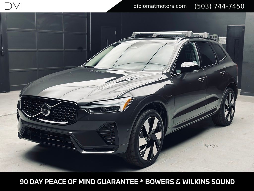 Platinum Gray Metallic 2024 Volvo XC60 SUV / Crossover All-Wheel Drive Automatic