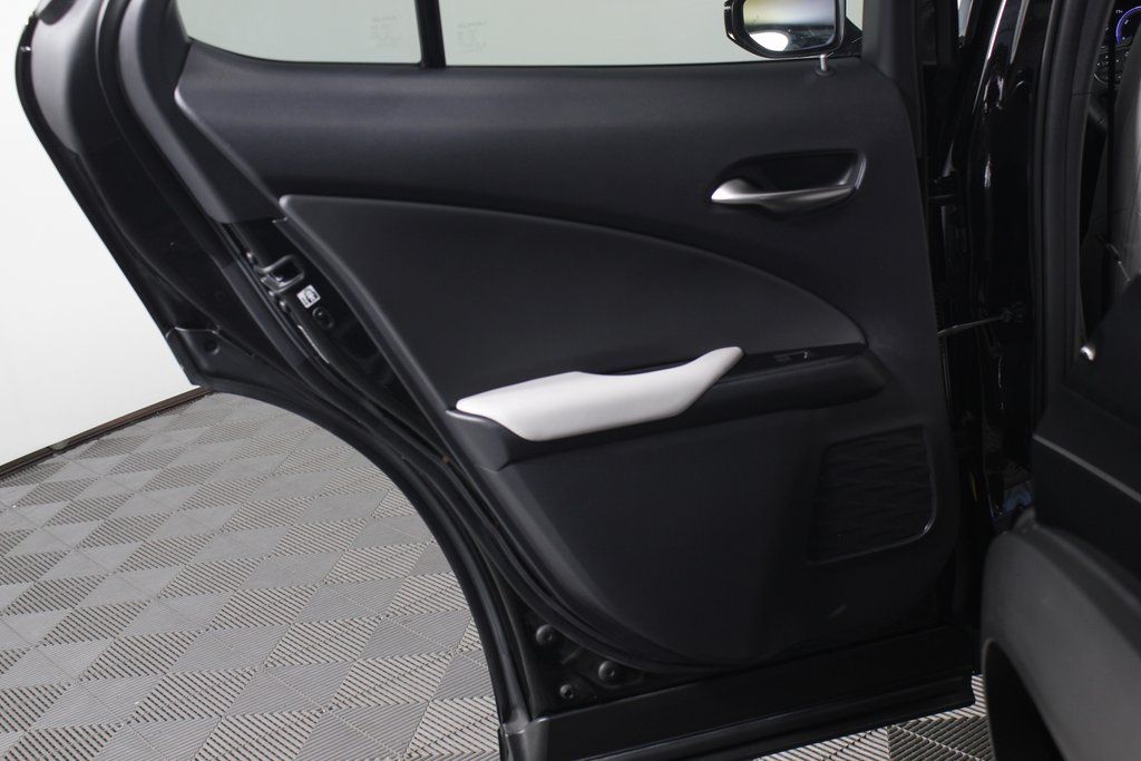 2025 Lexus UX 300h 13