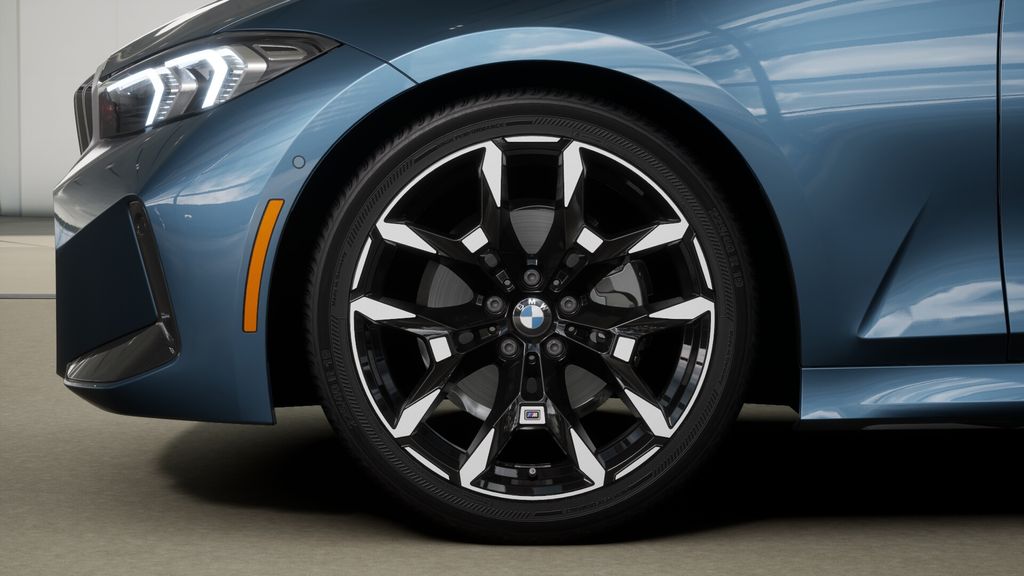 Thumbnail: 2025 BMW 3 Series - 31
