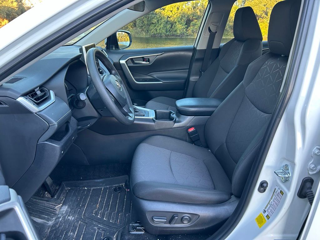 Thumbnail: 2024 Toyota RAV4 - 13