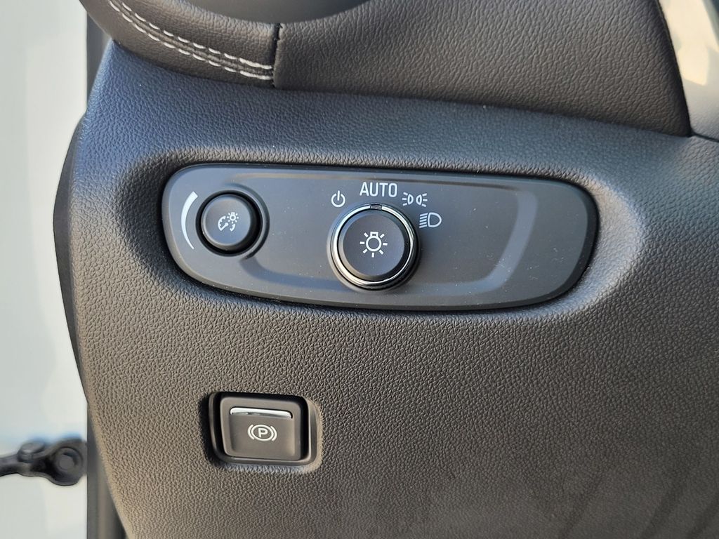 Used 2023 White Chevrolet LT image 29