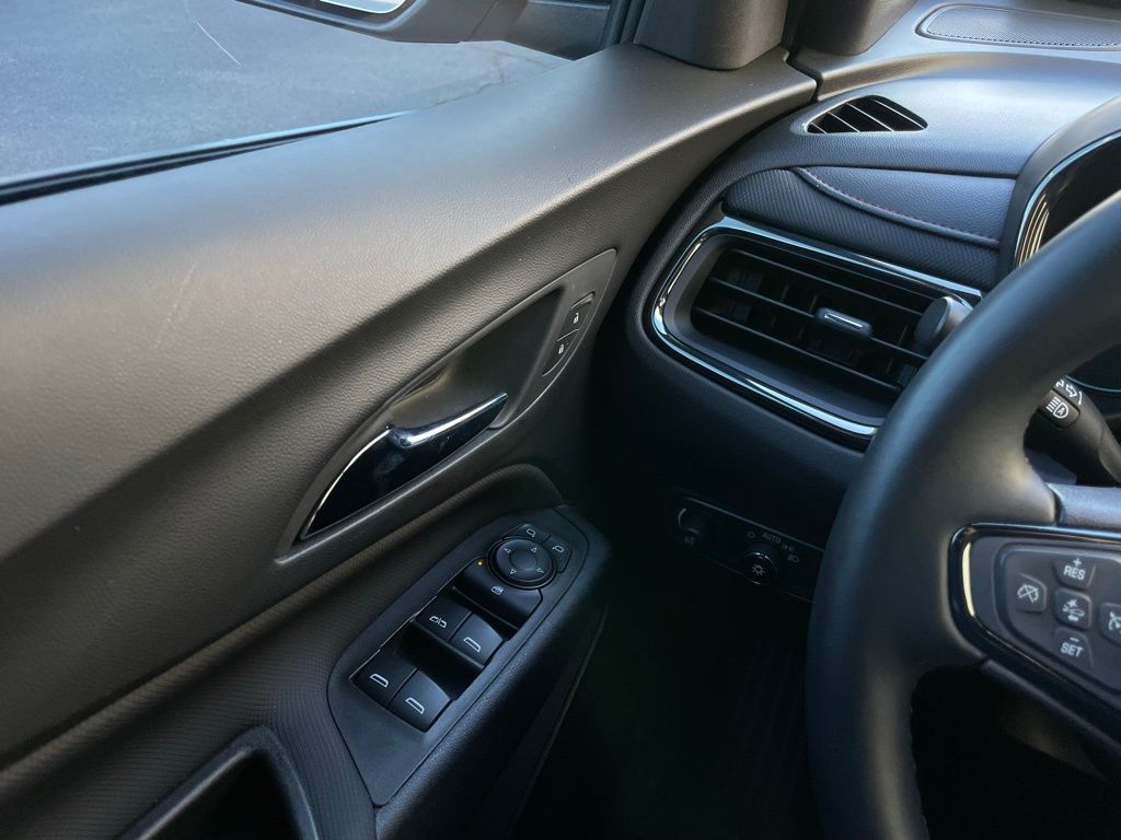 Thumbnail: 2024 Chevrolet Equinox - 23