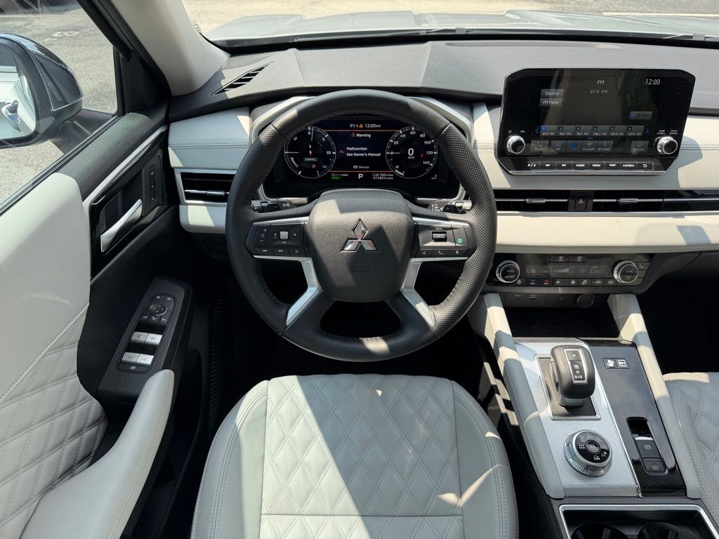 Used 2025 Mitsubishi Outlander PHEV SUV