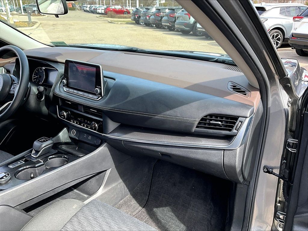 2023 Nissan Rogue — photo 13