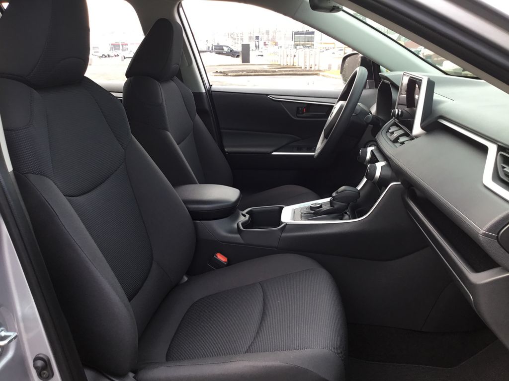 Thumbnail: 2025 Toyota RAV4 - 13